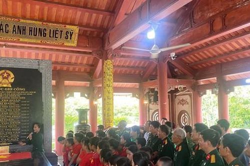 Gần 30.000 lượt khách về thăm 'tọa độ lửa' Truông Bồn
