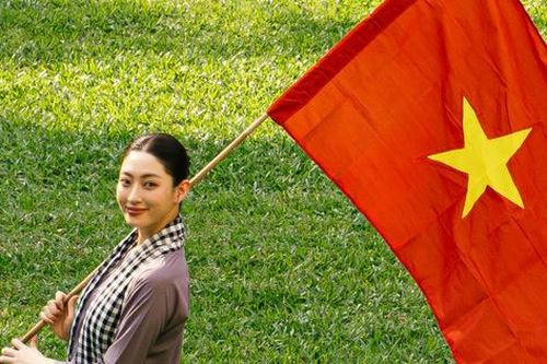 Lương Thùy Linh, Lý Nhã Kỳ tri ân mẹ Việt Nam, cựu chiến binh dịp đại lễ 30/4