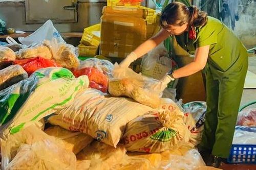 Chặn hơn 10 tấn nội tạng trâu, bò bốc mùi chuẩn bị tiêu thụ dịp nghỉ lễ