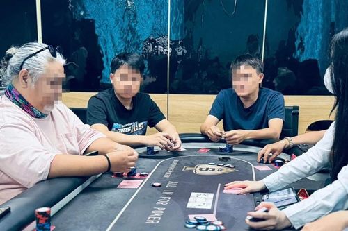 Triệt xóa tụ điểm đánh bạc tại CLB Poker Bình Dương