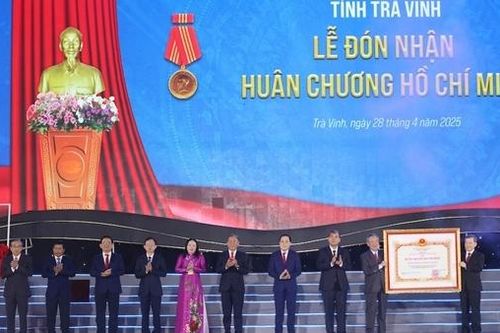 Tỉnh Trà Vinh đón nhận Huân chương Hồ Chí Minh