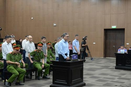 Cựu Thứ trưởng Hoàng Quốc Vượng bị tuyên phạt 6 năm tù