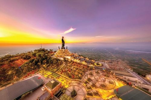Vesak 2025: Trồng 108 cây bồ đề tại Quần thể tâm linh núi Bà Đen