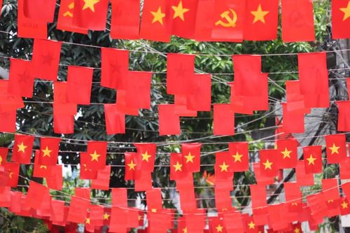 Rực rỡ cờ hoa chào mừng 50 năm Ngày Giải phóng miền Nam