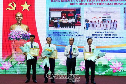 Nhiều tập thể, cá nhân ngành Y tế được nhận bằng khen UBND tỉnh