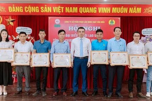 Phân lân nung chảy Văn Điển: Đoàn kết, vượt khó hoàn thành vượt mức kế hoạch sản xuất kinh doanh
