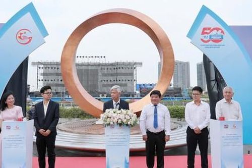Khánh thành Biểu tượng Hữu nghị quốc tế tại TPHCM: Dấu ấn hội nhập và phát triển