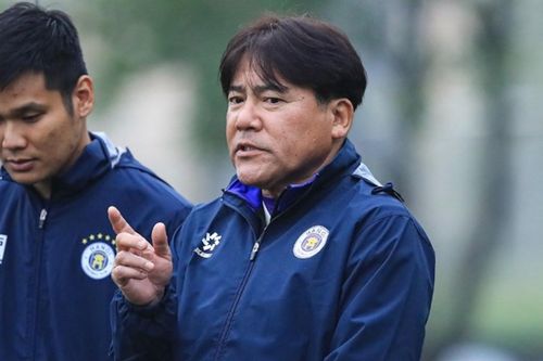Hà Nội FC khiến V.League ngỡ ngàng vì loạt giải thưởng