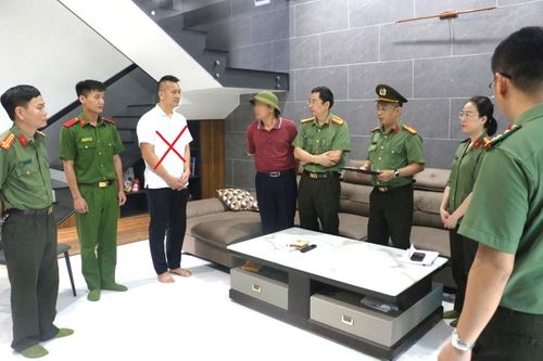 Bắt HLV chiếm đoạt hơn 200 triệu đồng tiền chế độ của vận động viên