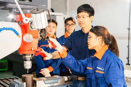 Cơ chế chấp nhận độ trễ trong nghiên cứu khoa học, công nghệ: Tạo động lực bền vững
