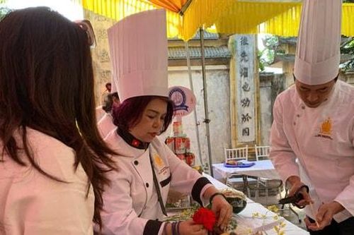 Tái hiện nghi lễ dâng lễ vật cúng tổ tiên từ thời Hùng Vương