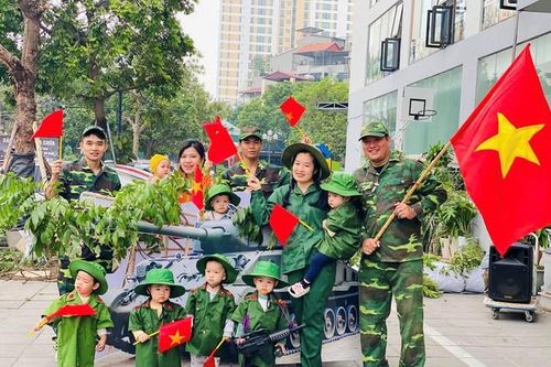 Mầm non VSK Thăng Long ươm mầm tình yêu nước từ những trải nghiệm đầu đời