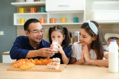 Muốn con cao lớn, mẹ đừng quên sữa tươi mỗi ngày