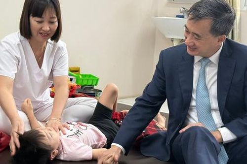 Thứ trưởng Trần Văn Thuấn: Tiếp tục nâng cao chất lượng chăm sóc, phục hồi chức năng cho người khuyết tật