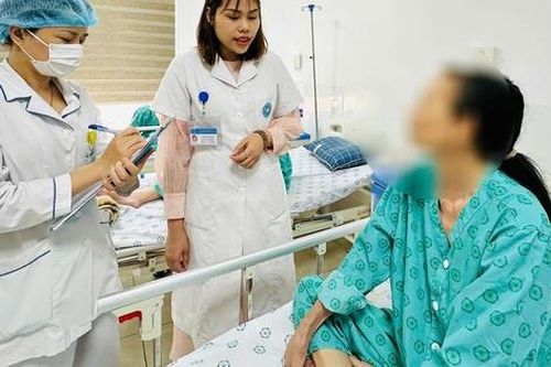 Phẫu thuật thành công khối u ruột non 'khủng' gần 4kg sau 4 năm