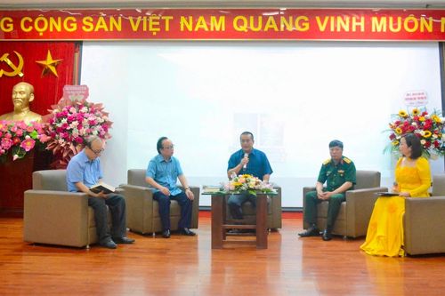 Ra mắt tập 1 - cuốn sách 'Con đường tương lai'