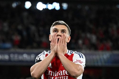 Cầu thủ Arsenal bị chê hời hợt, sợ hãi