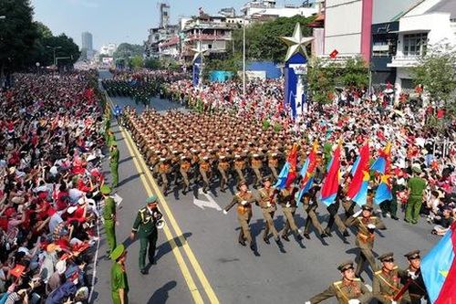 Chùm ảnh: Lan tỏa cảm xúc tự hào, thiêng liêng trong từng nhịp bước diễu binh