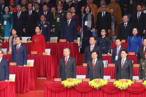 Lễ chào cờ kỷ niệm 50 năm Ngày Giải phóng miền nam, thống nhất đất nước
