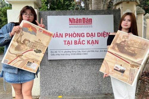 Phụ san đặc biệt của Báo Nhân Dân tiếp tục đến với bạn đọc ở Bắc Kạn