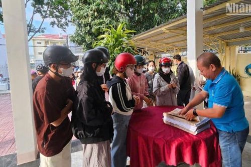 Kon Tum: Tự hào, lan tỏa tình yêu quê hương đất nước qua ấn phẩm đặc biệt của Báo Nhân Dân