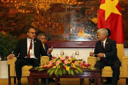 Chủ tịch Ủy ban Trung ương Mặt trận Tổ quốc tiếp đoàn Đảng Mặt trận giải phóng dân tộc Algeria