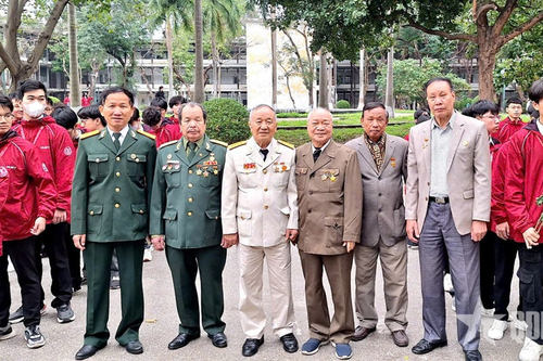 Bản hùng ca tuổi trẻ