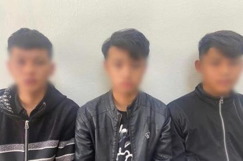 Nhóm côn đồ vô cớ đâm người