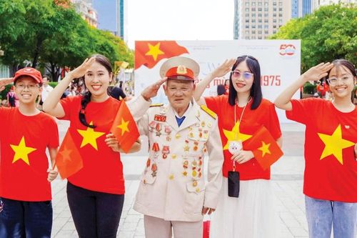 Báo chí quốc tế: Người dân Việt Nam tự hào về lịch sử, tin tưởng vào tương lai