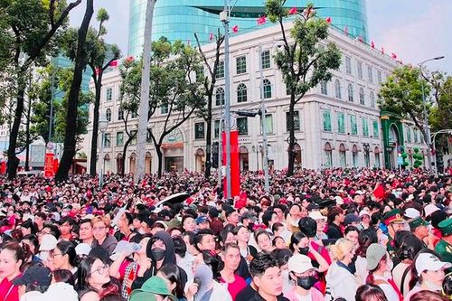 Nắng nóng gay gắt dịp nghỉ lễ, làm gì để trẻ không đổ bệnh?