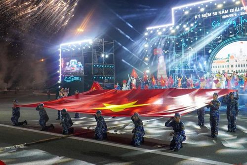 Chương trình chính luận nghệ thuật kỷ niệm 50 năm Ngày Giải phóng Trường Sa