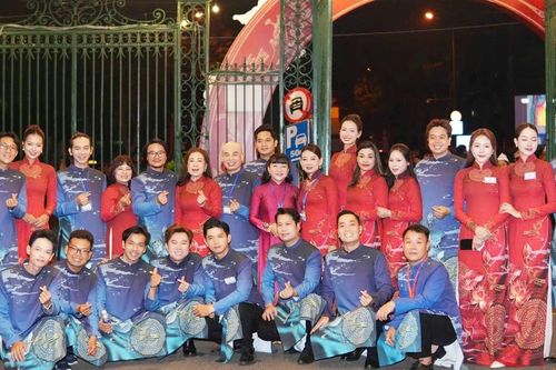 Tự hào và biết ơn