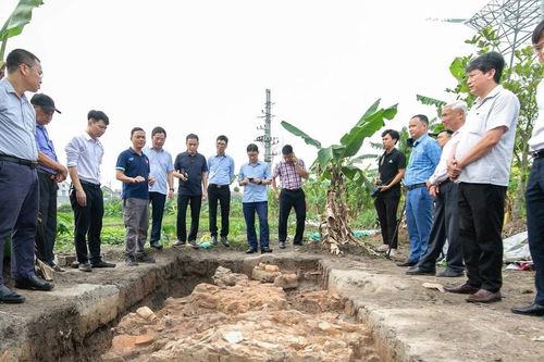 Phát hiện nhiều dấu tích, hiện vật cổ nghìn năm tuổi tại di tích Thành Dền