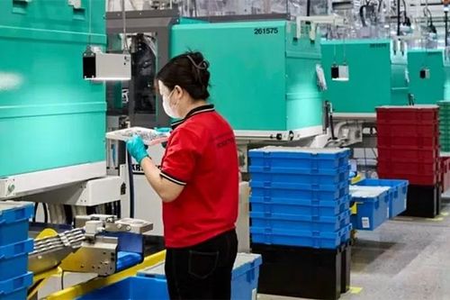 Bất chấp chi phí tái cấu trúc chuỗi cung ứng tăng, Lego vẫn quay lại Việt Nam vì một lý do rất nhân văn