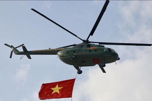 Các phi đội trực thăng bắt đầu cất cánh