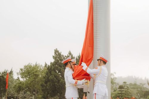 Lễ thượng cờ trên đảo Cô Tô mừng 50 năm thống nhất đất nước