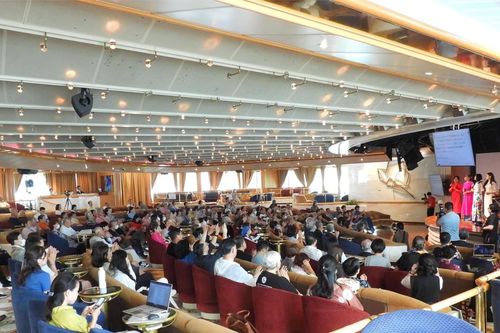 Viết tiếp câu chuyện hòa bình
