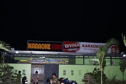 Chủ quán karaoke và khách cùng chơi ma túy
