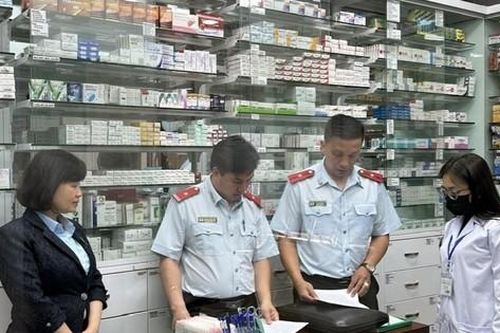 Lâm Đồng: Ngày đầu ra quân, chưa phát hiện sữa, thực phẩm bảo vệ sức khỏe và thuốc giả