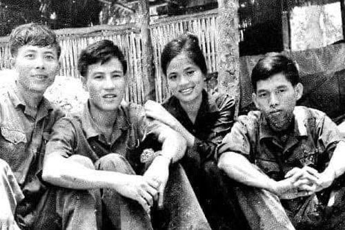 Dòng sông chảy mãi…