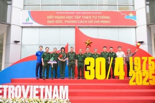 Bộ máy Quản lý và Điều hành Petrovietnam kỷ niệm 50 năm Giải phóng miền Nam, thống nhất đất nước