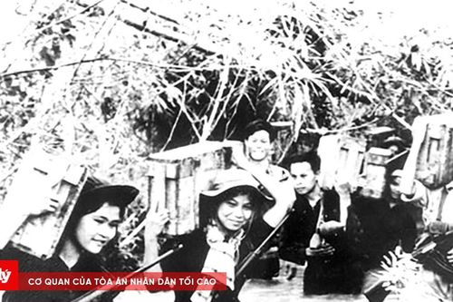 Những tấm gương 'Anh hùng, bất khuất, trung hậu, đảm đang'