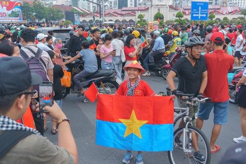 TP Hồ Chí Minh – Một đêm không ngủ chờ khoảnh khắc Đại lễ 30/4