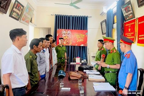 Phê chuẩn khởi tố, bắt giam hai bị can tội Đánh bạc