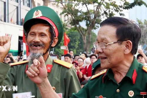 Rạng rỡ Việt Nam trong ngày vui Đại thắng