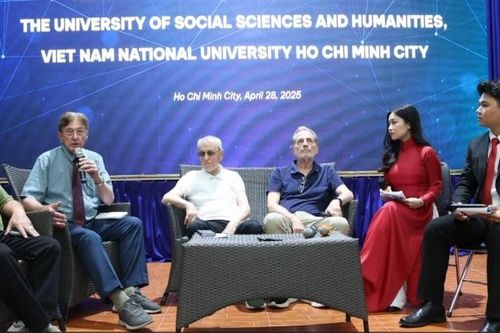 Cựu phóng viên chiến trường ôn lại những năm tháng 'khói lửa' ở Việt Nam
