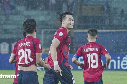 CLB Công an Hà Nội kỷ niệm chiến thắng 30/4 với tấm vé vào chung kết Shopee Cup
