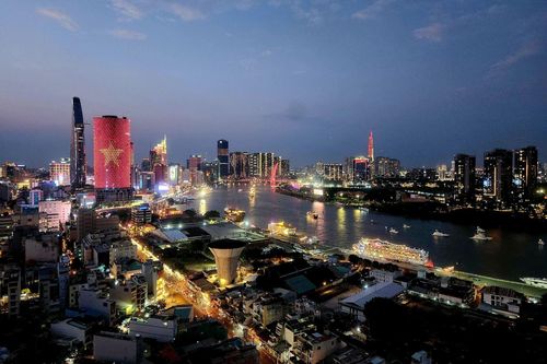 Ngắm TP Hồ Chí Minh rực rỡ từ trên cao khi màn đêm buông xuống