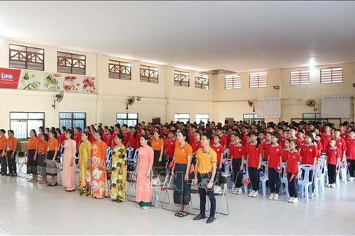 Giờ học đặc biệt tại Lào 'sống lại' ngày 30/4 lịch sử