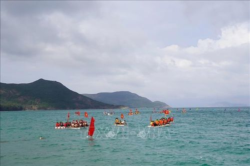 Thi đua bè truyền thống tại Côn Đảo để tái hiện lịch sử đấu tranh cách mạng